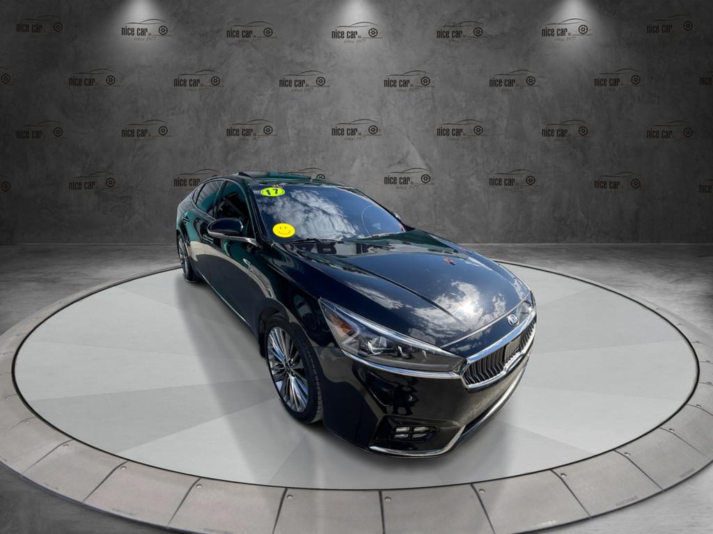 2017 Kia Cadenza Limited's photo