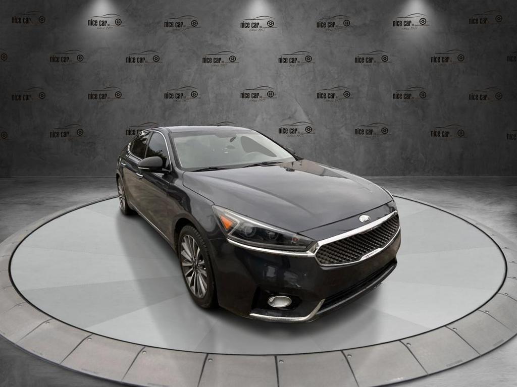 2017 Kia Cadenza Premium's photo